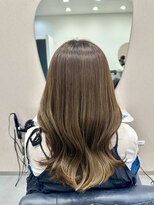 リノ(Lino)&nbsp;シルバーベージュで明るめ艶カラー