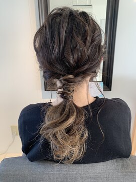 フェリーチェ(Felice) 大人かわいい　ポニーテール　おくれ毛　小顔　清楚　ナチュラル