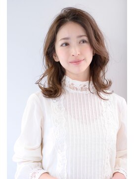 ノーヴェ(Nove) 30代/40代にオススメ 鎖骨レングスのミディアムレイヤー