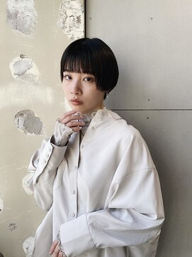 ロジ(loji) ぱつっとラインのショートヘア