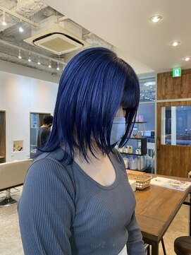ラウブロッサム 大宮西口店(Lau Blossom) 【LauBlossom入江】ネイビーブルー　ケアブリーチ　ウルフカット