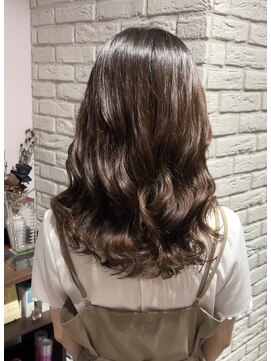 リーオオサカ(Lee Osaka) 【モモカ】ミディアム×コテ巻き風パーマ