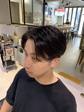 フランクスバーバーザスタンド(Frank’s barber the stand) メンズナチュラルマッシュセンターパートアップバングF