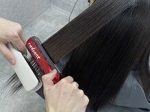 ドライヤーとアイロンで丁寧に表面もツヤを整え、アイロンでふんわり自然な柔らかさのある仕上がりに♪