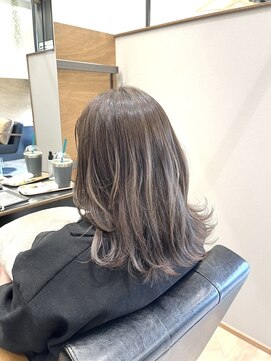 ソッカ(socca) 人気！ミディアムレイヤースタイル