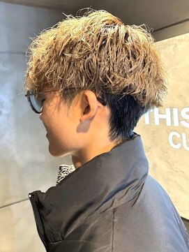 ディスイズバーバー(THIS IS BARBER) ツイストスパイラルパーマ ブリーチ センターパート【札幌】