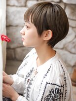 カライング(ing)&nbsp;大人可愛い20代30代40代黒髪前下がりひし形小顔ボブ丸みショート