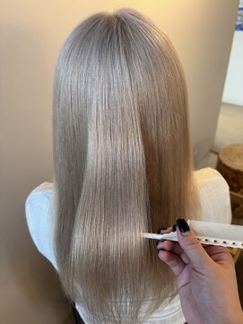 ココルアナ(coco luana) ホワイトカラー/レイヤーカット/韓国/ブリーチ