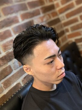 ミリオンバックス 神田店(Million Bucks) 七三分け[フェード/テーパーフェード/メンズ/メンズカット/眉毛]