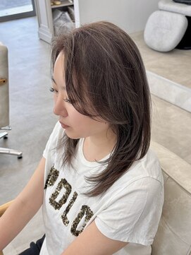 レヴィア(REVIA) レイヤーカット髪質改善トリートメントハイライト