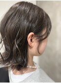 色気切りっぱなしレイヤーボブ×秋の透明感オリーブベージュ