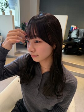 アム(amu) 顔周りカット/レイヤーカット/暗髪/透明感カラー/グレージュ