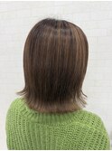 切りっぱなしボブ　ハイライトベージュカラー