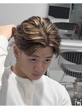 ステラ(STELLA) メンズ/バレイヤージュ/センターパート/ブリーチ＆ダブルカラー