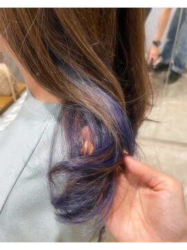 ビーヒアナウ 金沢県庁店(BE HERE NOW) 【インナーカラー×パープル】