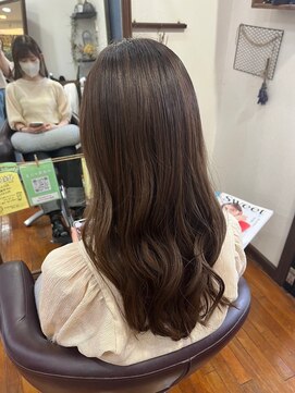 美容室 メザミー MESAMIES ブラウンロングまとまり感UPトリートメントナチュラル