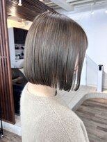 ハーツ(Heart's)&nbsp;白髪ぼかし×ストレートボブ