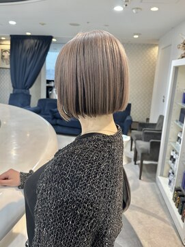 エアー 青山(AIR) ハイトーンカラーボブホワイトベージュミニボブ