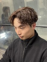 イーラ(era)&nbsp;波巻きパーマ　パーマ刈り上げツイストスパイラル眉カット