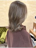 ◎ハイライトカラー/白髪ぼかし/ミディアムヘア/レイヤーカット