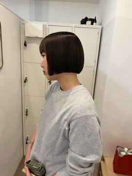 エイチ 梅田(H) レイヤーカットシースルーマッシュハイライトアンブレラカラー