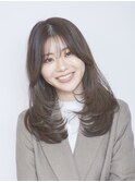 しっとり艶めく暗髪レイヤーロングハッシュカット韓国風ヘア