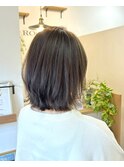 ミディアムレイヤーカット顔まわりレイヤーボブ