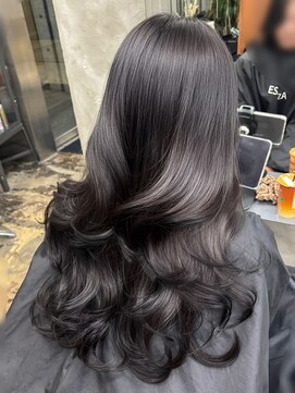 エッセンザ 梅田(ESSENZA) 海外レイヤー