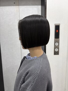 レガーレ(Legare) 髪質改善縮毛矯正前下がりパッツンボブ