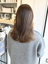 ヴィアスヘアー(vias hair)&nbsp;切りっぱなしミディアムのベージュ系カラー