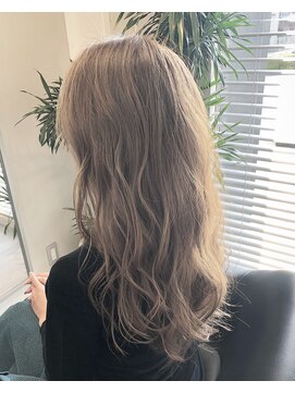 ローラム(LOLAM) グレージュアッシュゆる巻き