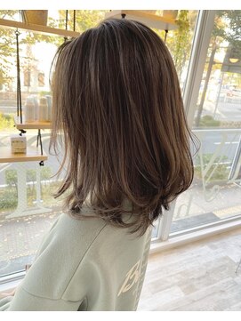 リズム(lysm) ハイライト×ベージュカラー