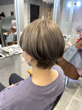 キャラ シャローネ 池袋(Chara Chalone) 大人かわいい丸みショートボブ アッシュベージュ【池袋/ボブ】