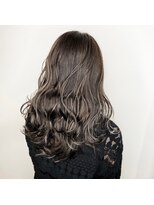 トムヘアーデザイン 香里園店(TOM HAIR DESIGN) オフィスでも浮かない☆極細ハイライトで叶うモテ大人女子カラー