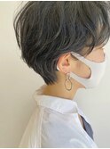 無造作パーマショート×透明感アッシュグレー