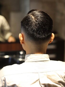 キングスマントーキョー 府中店(KINGSMAN TOKYO) ツーブロックマッシュ/波巻き/ハイライト/束感<理容室><府中駅>