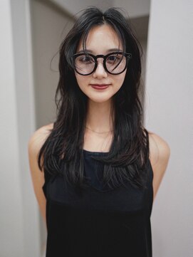 ハイカ(HYCA) 前回かけたパーマをいかしたlayer long