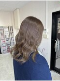 オリーブベージュ