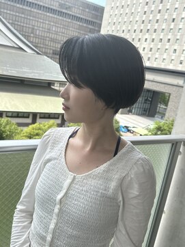 トッカ ヘアアンドトリートメント 難波店 丸みのある刈り上げショートカット