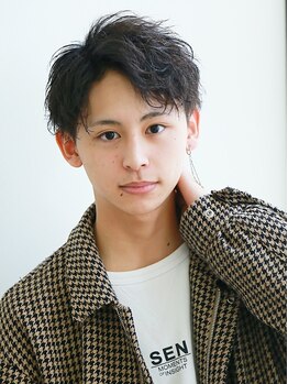 “似合うという言葉の意味を、更新する”このサロンの似合わせは“調整”ではなく“構築”し、デザインする