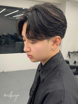 アンドメゾンオム(&Maison. homme) センターパート/ニュアンスパーマ/毛流れパーマ