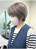 白髪染め卒業したい方へ大人ショートスタイル