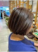 ナチュラル前下りボブ