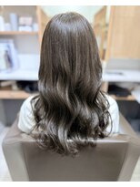 ロッカ(ROCCA) 透明感グレージュ×艶感ゆるふわロング
