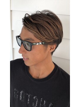 ホットリップ(Hot Lip) プロサーファー　外国人風ショートスタイル