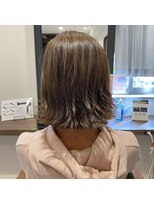 ピアーネ(PIANE)&nbsp;明るめグレージュ/肩上切りっぱなしボブ