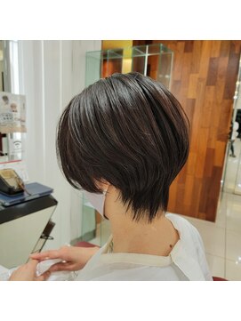 クオリス 赤塚店(QUALIS) 大人可愛い20代30代40代黒髪前下がりひし形小顔ボブ丸みショート