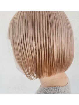 エストアール フクオカ 福岡博多店(est-r. Fukuoka) ベージュ/ハイライト/ボブ/切りっぱなし