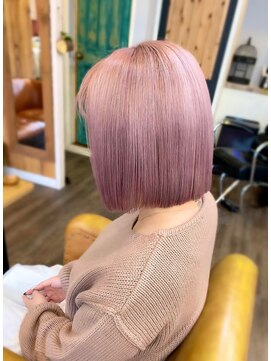 トルチェ(toRtue) ミニボブ　ぱっつんボブ　プラムピンク