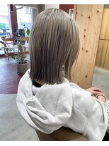 ディードットログ 大和西大寺店(D.Log)&nbsp;金髪ボブハイトーンカラーシルキーベージュ切りっぱなしボブ